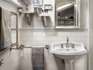 Ceramic Subway Tile Traditional Bathroom Design